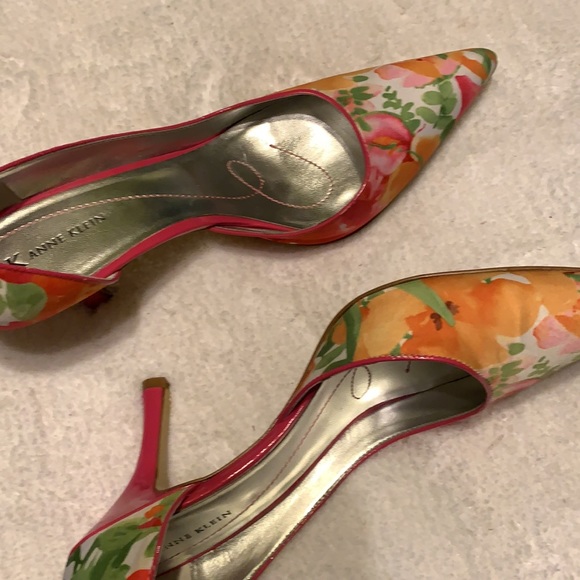 Heels - Picture 3 of 5